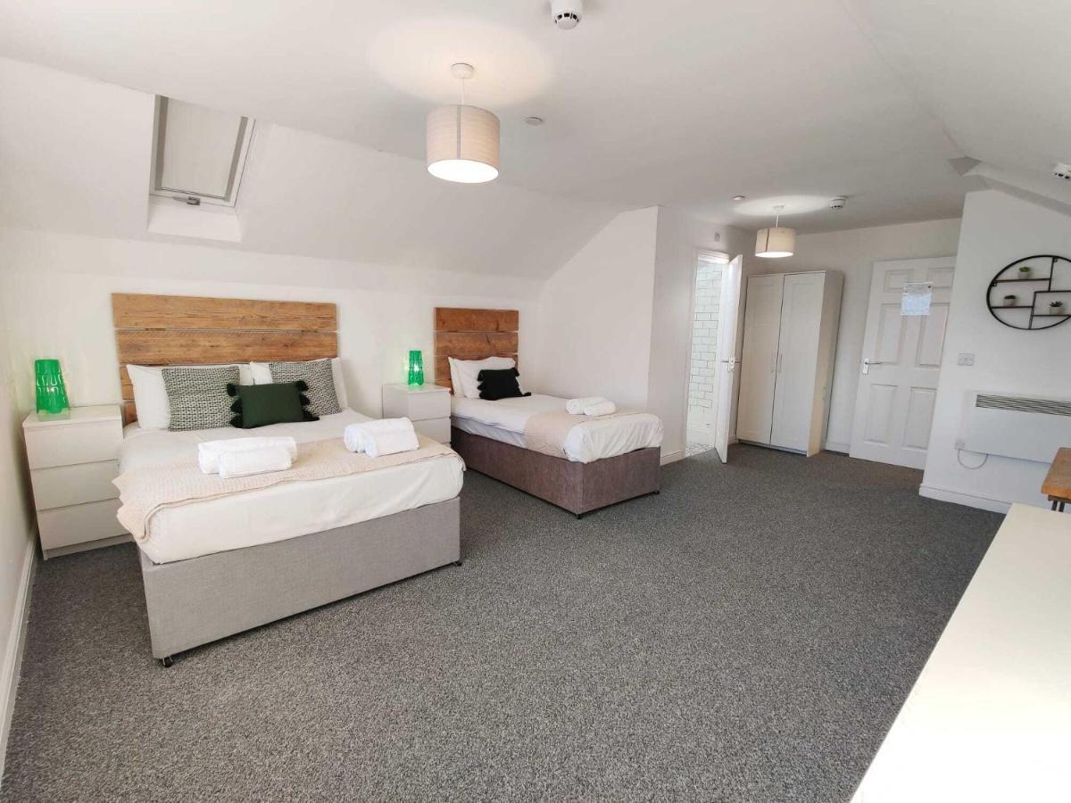 2 Ensuites, Garden, Smart Tv'S In All Rooms! Суонзи Екстериор снимка