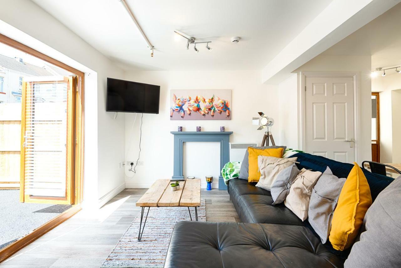 2 Ensuites, Garden, Smart Tv'S In All Rooms! Суонзи Екстериор снимка